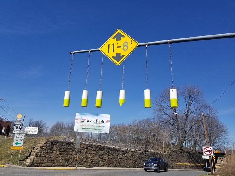 low bridge warning sign for tractor trailers